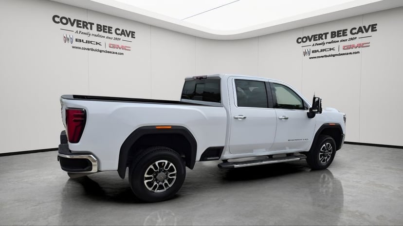 2024 GMC Sierra 2500HD - Image 10
