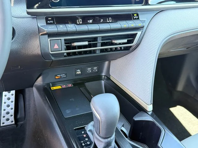 2025 Toyota Camry - Image 16