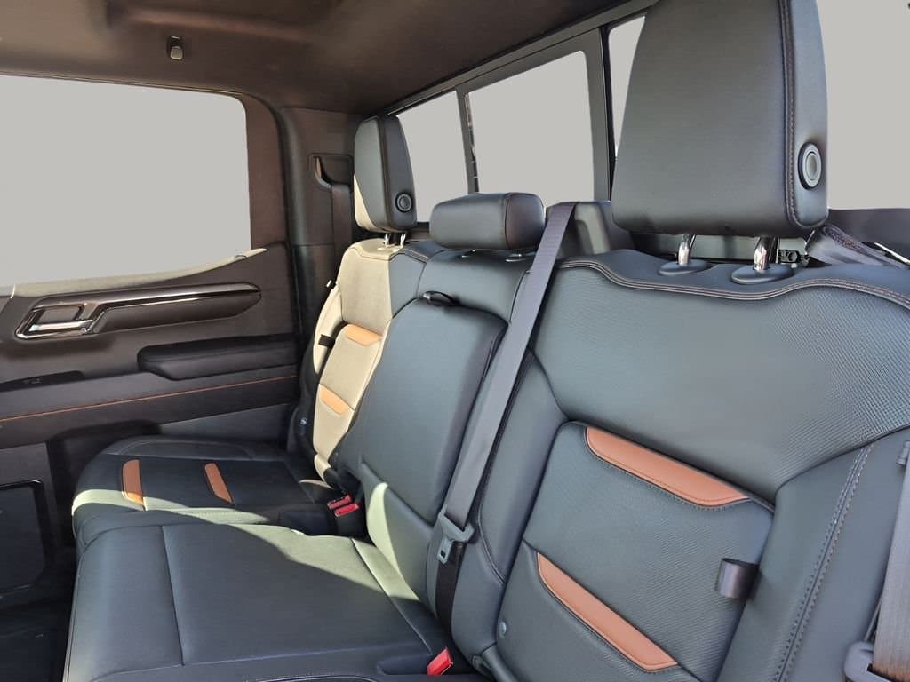 2023 GMC Sierra 1500 - Image 19