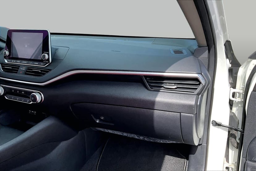 2020 Nissan Altima - Image 19
