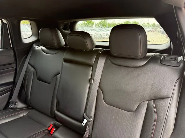 2025 Jeep Compass - Image 24