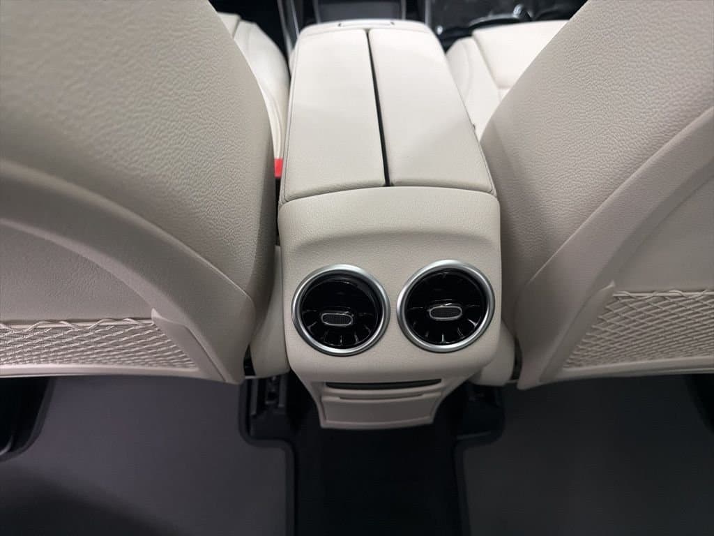 2026 MERCEDES-BENZ GLB - Image 24