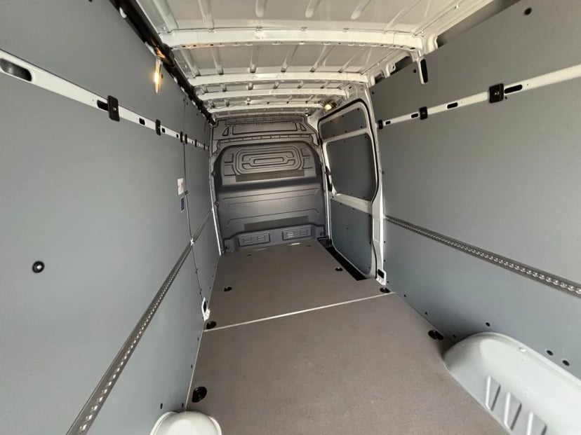 2025 Mercedes-Benz Sprinter 2500 - Image 23