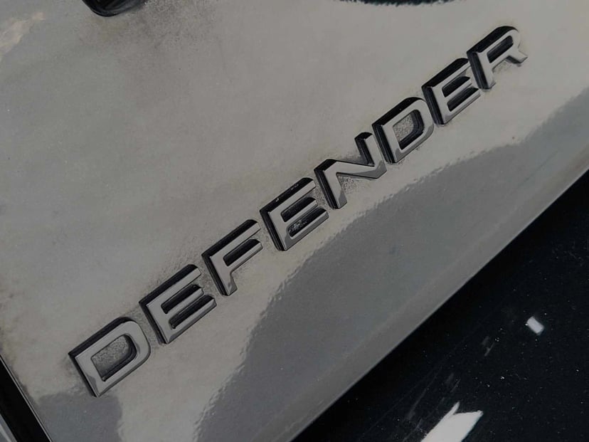 2024 Land Rover Defender - Image 11