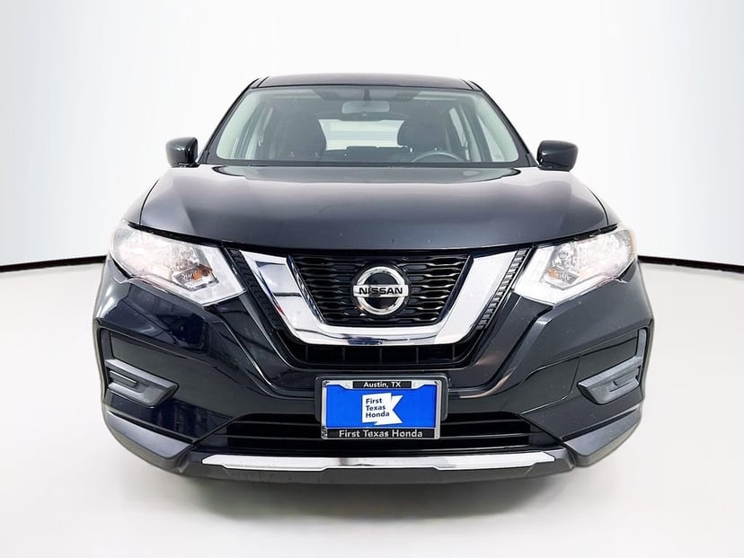 2018 Nissan Rogue - Image 2