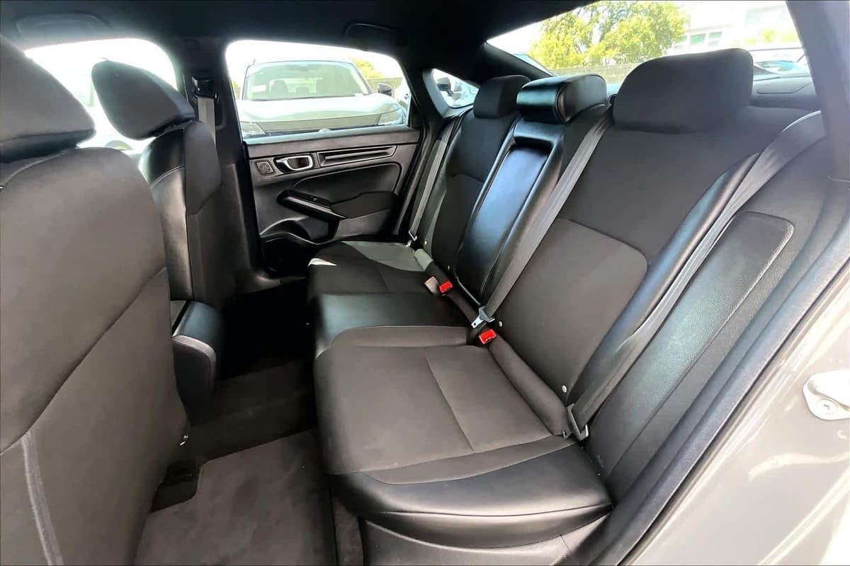 2025 Honda Civic - Image 19