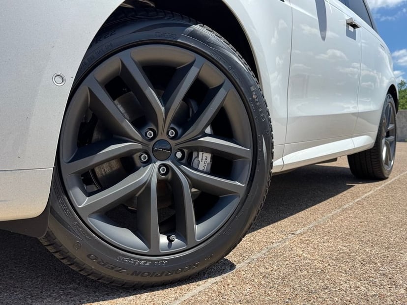 2026 Land Rover Range Rover Sport Plug-in Hybrid - Image 2