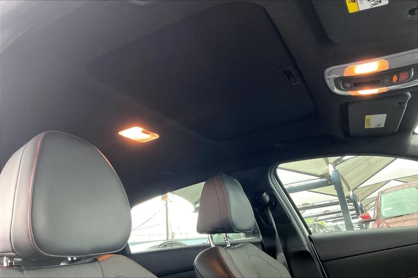 2022 Hyundai Elantra - Image 14