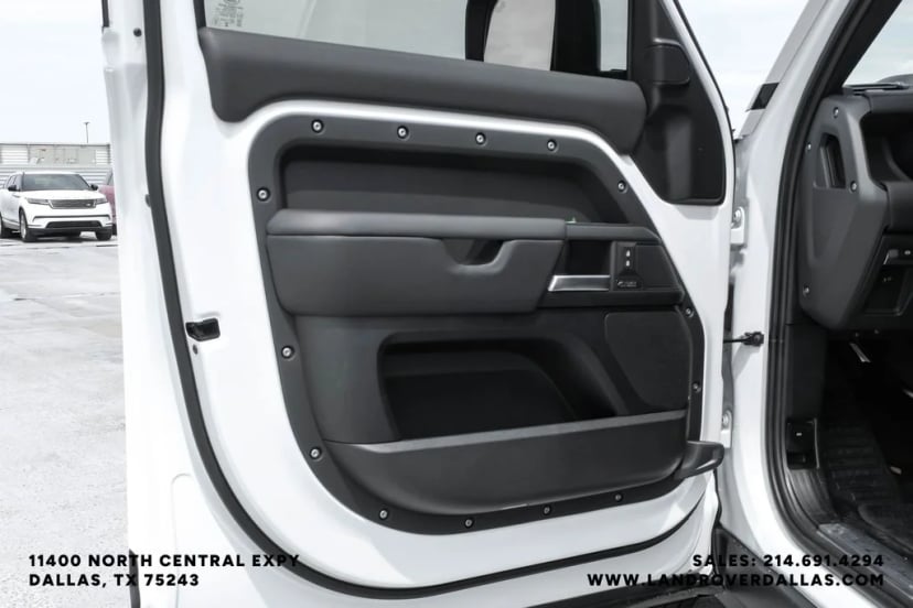 2026 Land Rover Defender 130 - Image 39