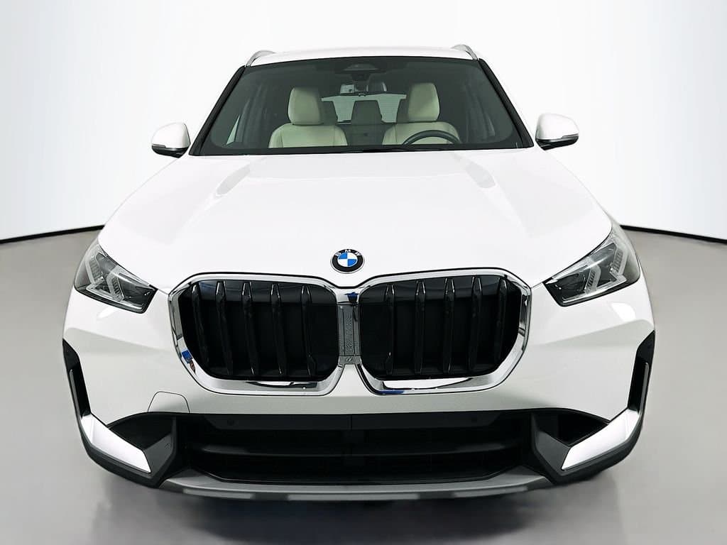 2023 BMW X1 - Image 2