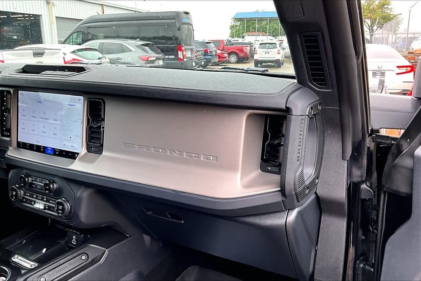 2025 Ford Bronco - Image 18