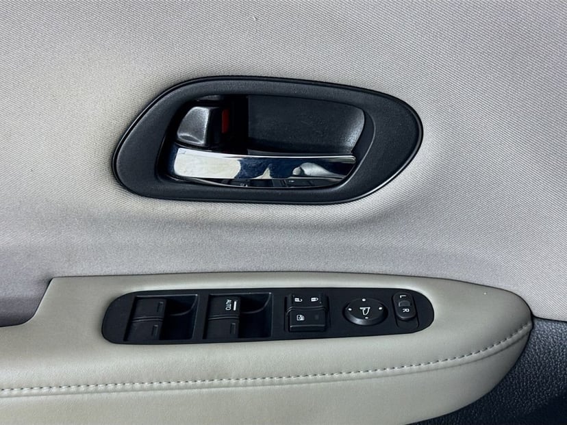 2016 Honda HR-V - Image 21