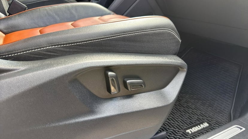 2021 Volkswagen Tiguan - Image 25