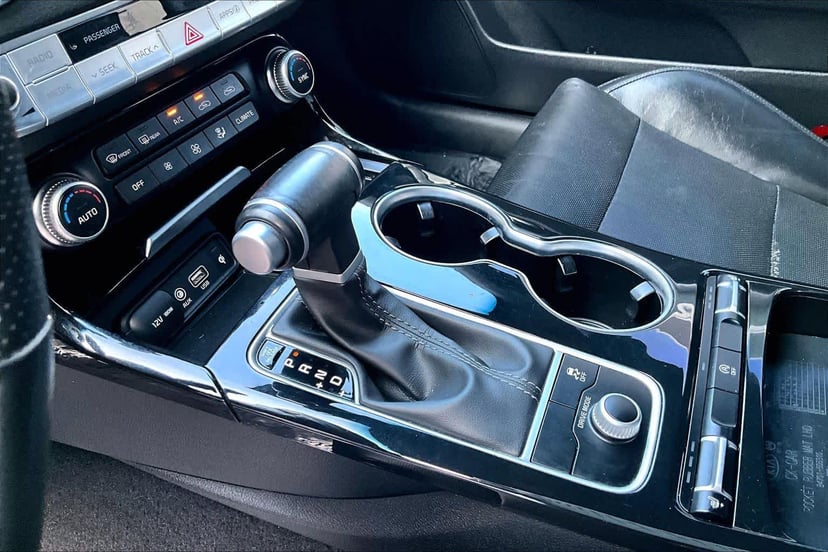 2020 Kia Stinger - Image 16