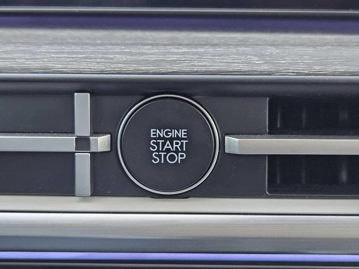 2025 Hyundai Santa Fe Hybrid - Image 19