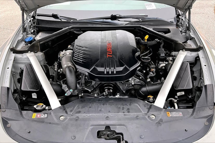2019 Kia Stinger - Image 32
