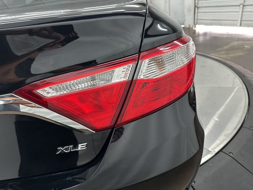 2015 Toyota Camry - Image 12