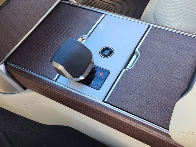 2026 Land Rover Range Rover - Image 15