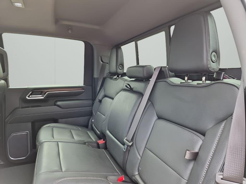 2024 GMC Sierra 2500HD - Image 19