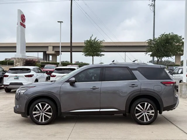 2025 Nissan Pathfinder - Image 4