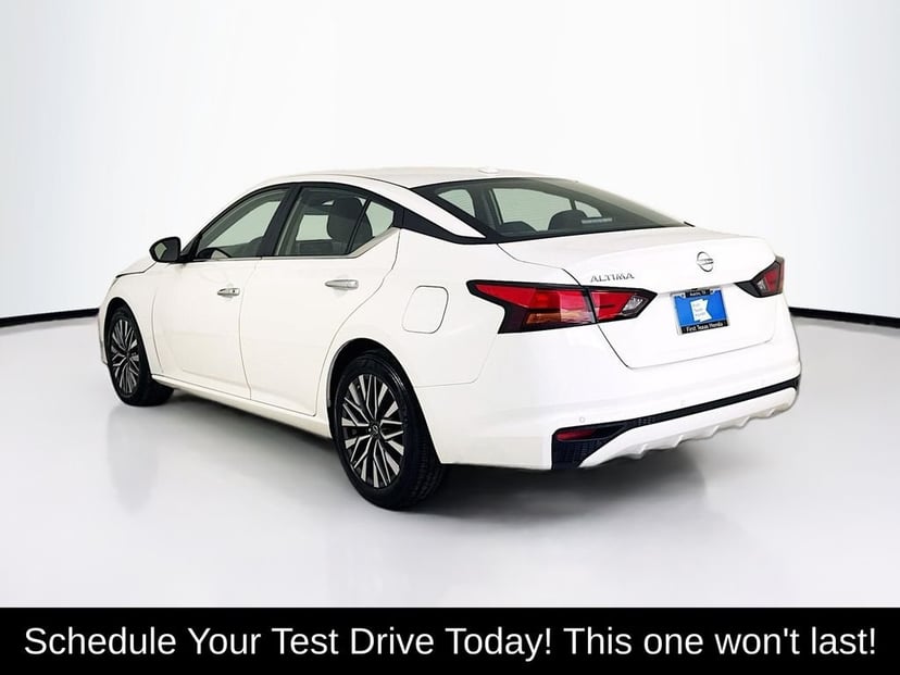 2025 Nissan Altima - Image 5