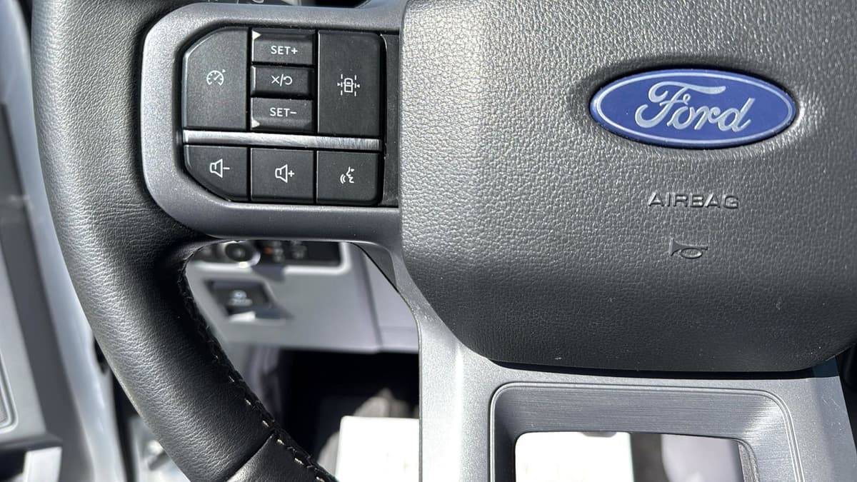 2025 Ford F-150 - Image 17