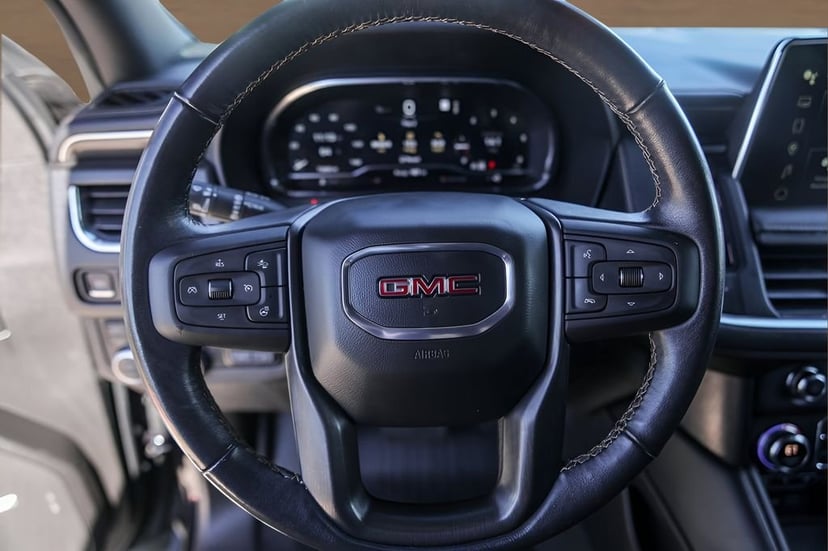 2022 GMC Yukon - Image 12