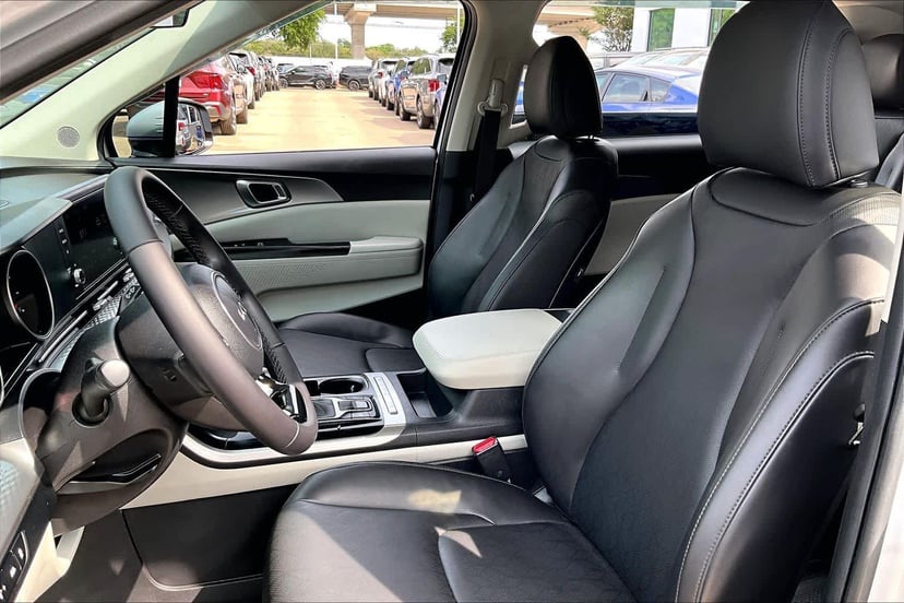 2023 Kia Carnival - Image 8