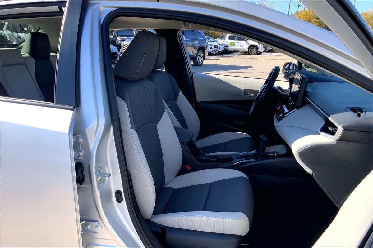 2025 Toyota Corolla - Image 8