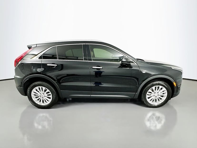 2024 Cadillac XT4 - Image 4