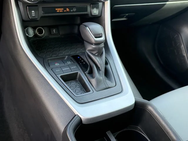 2022 Toyota RAV4 - Image 18