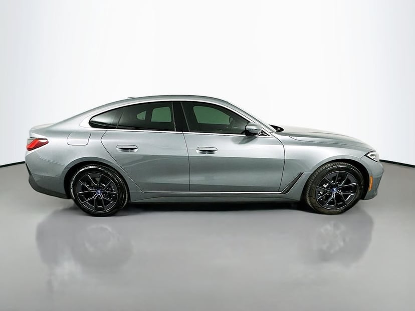 2023 BMW i4 - Image 4