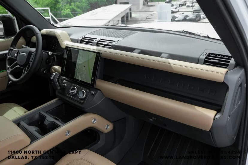 2026 Land Rover Defender 110 - Image 12
