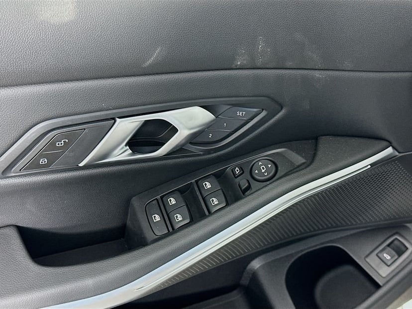 2026 BMW 3 Series - Image 20