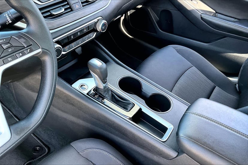 2025 Nissan Altima - Image 17