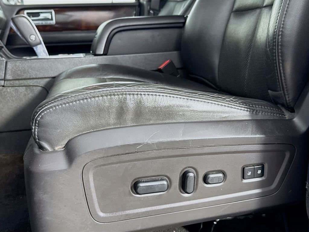 2013 LINCOLN Navigator - Image 24