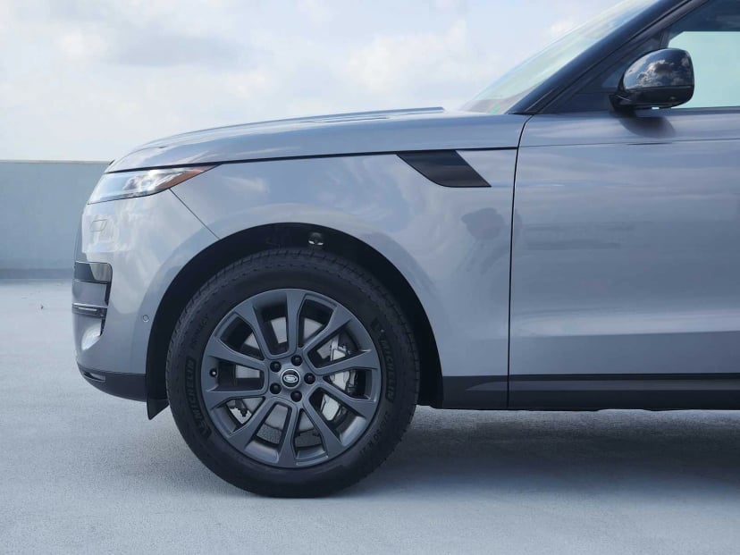 2024 Land Rover Range Rover Sport - Image 9
