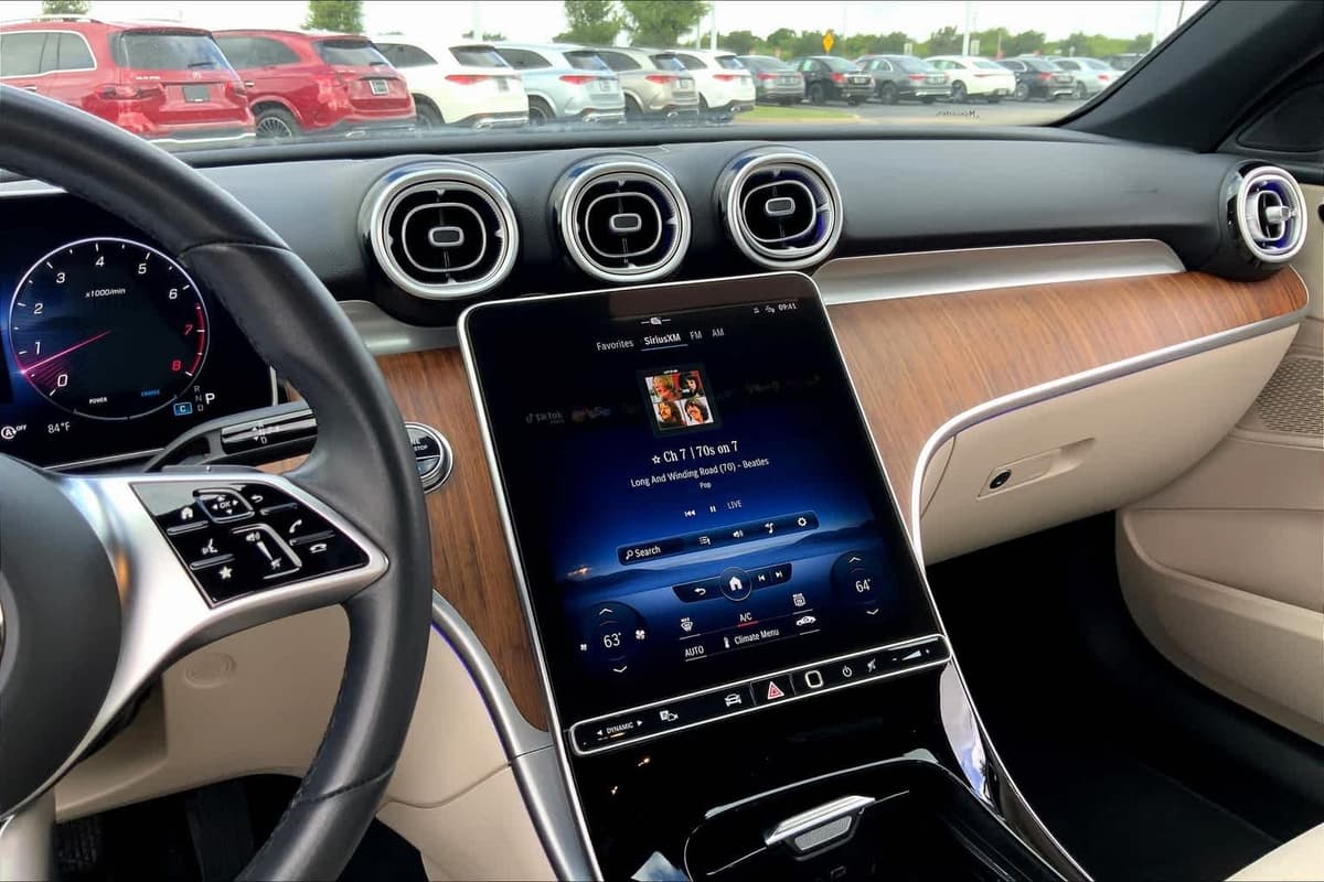 2023 Mercedes-Benz C 300 - Image 6