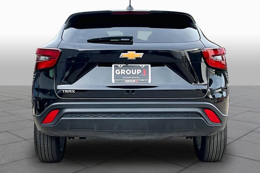 2025 Chevrolet Trax - Image 5