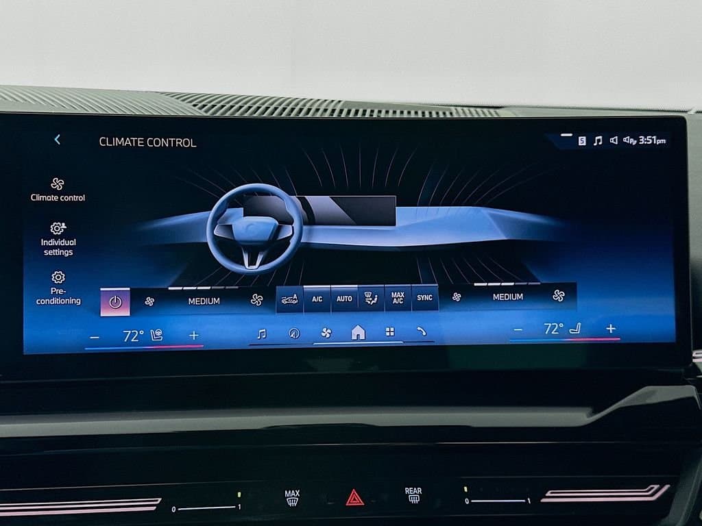 2025 BMW 5 Series - Image 16