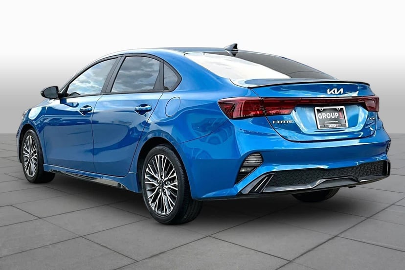2023 Kia Forte - Image 12