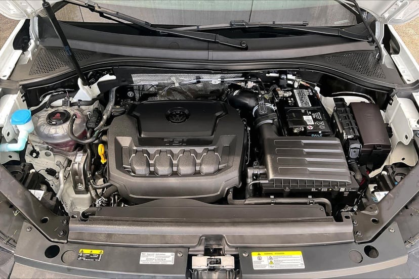 2022 Volkswagen Tiguan - Image 32