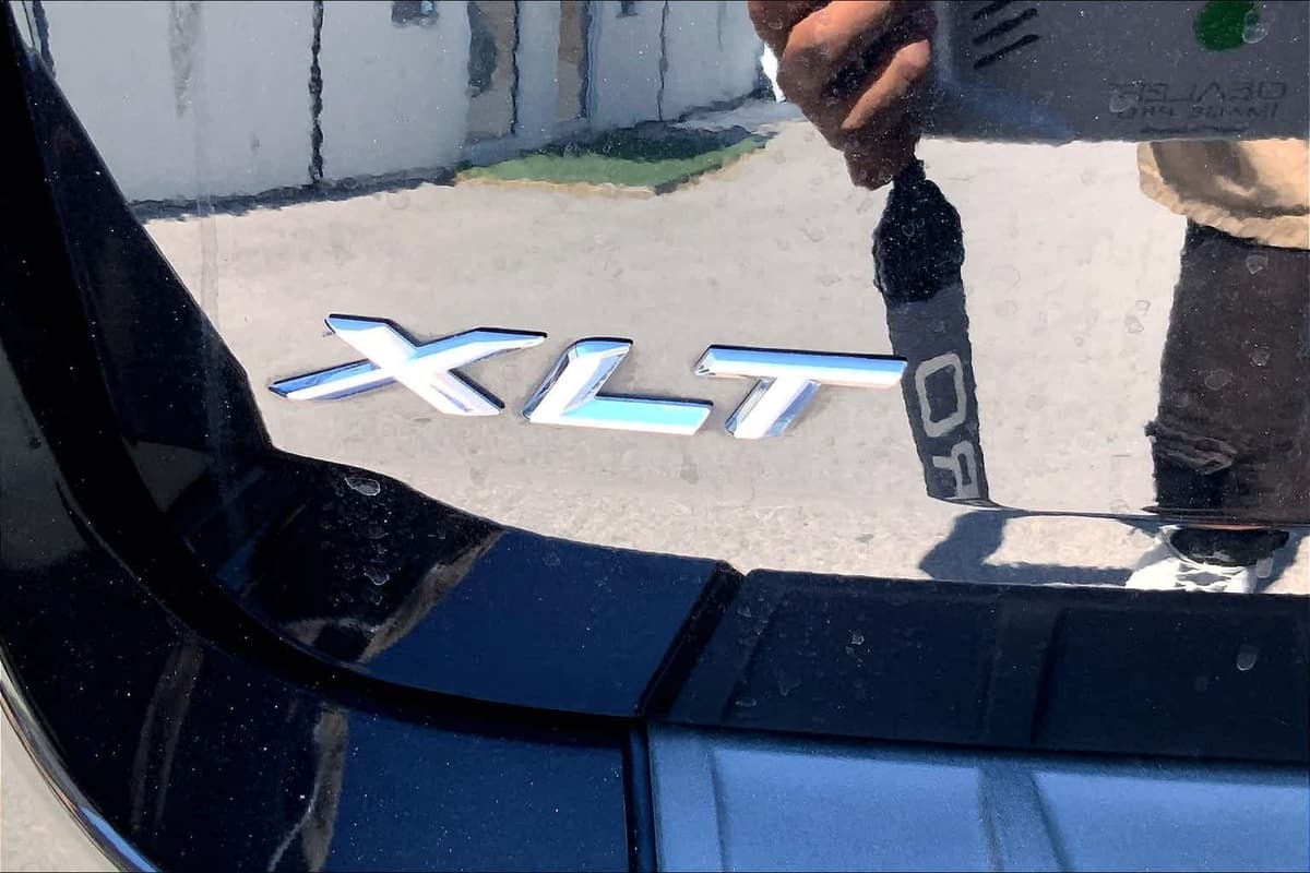 2023 Ford Explorer - Image 10