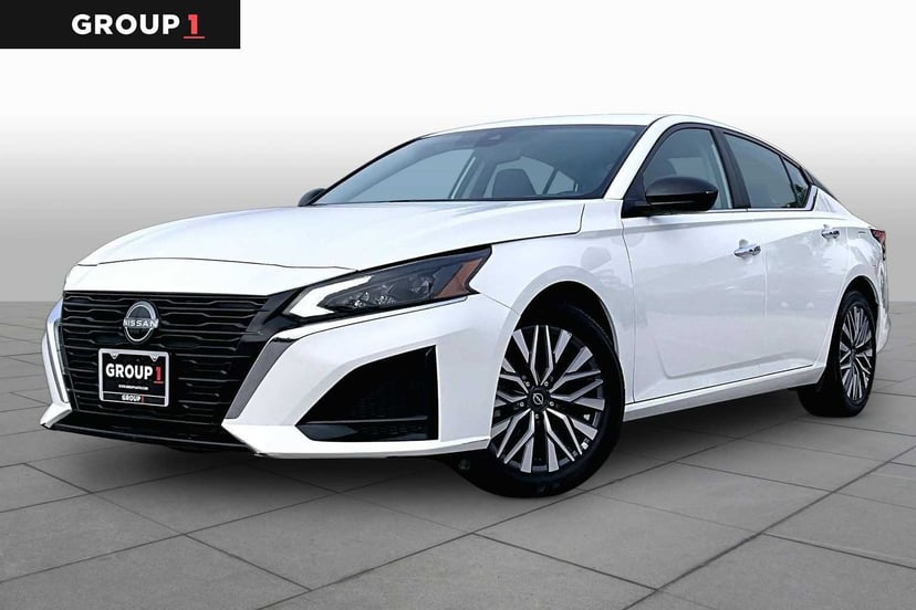 2025 Nissan Altima - Image 1