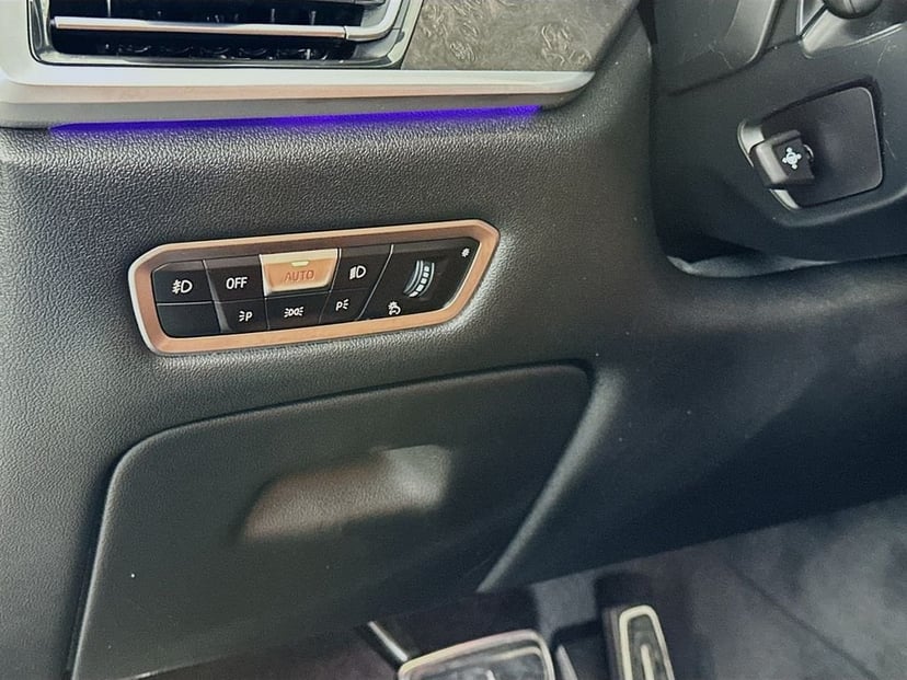 2022 BMW X7 - Image 10