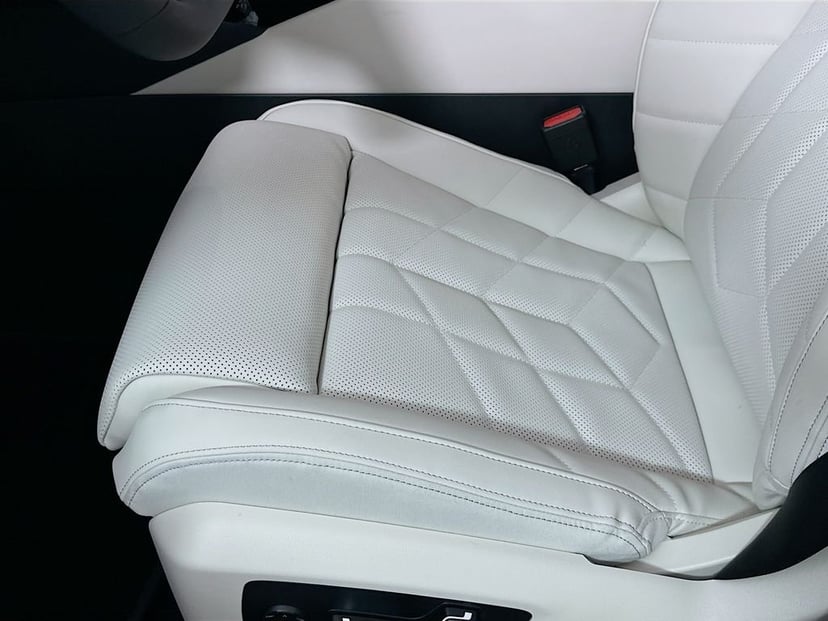 2026 BMW 5 Series - Image 21