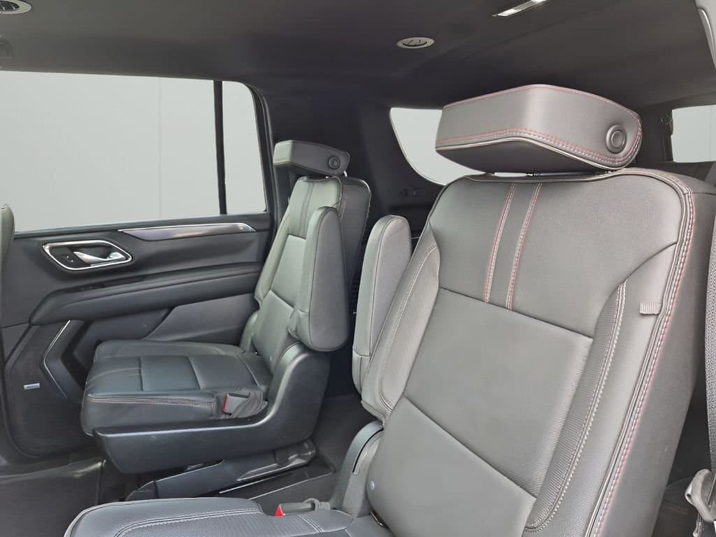 2023 Chevrolet Suburban - Image 19