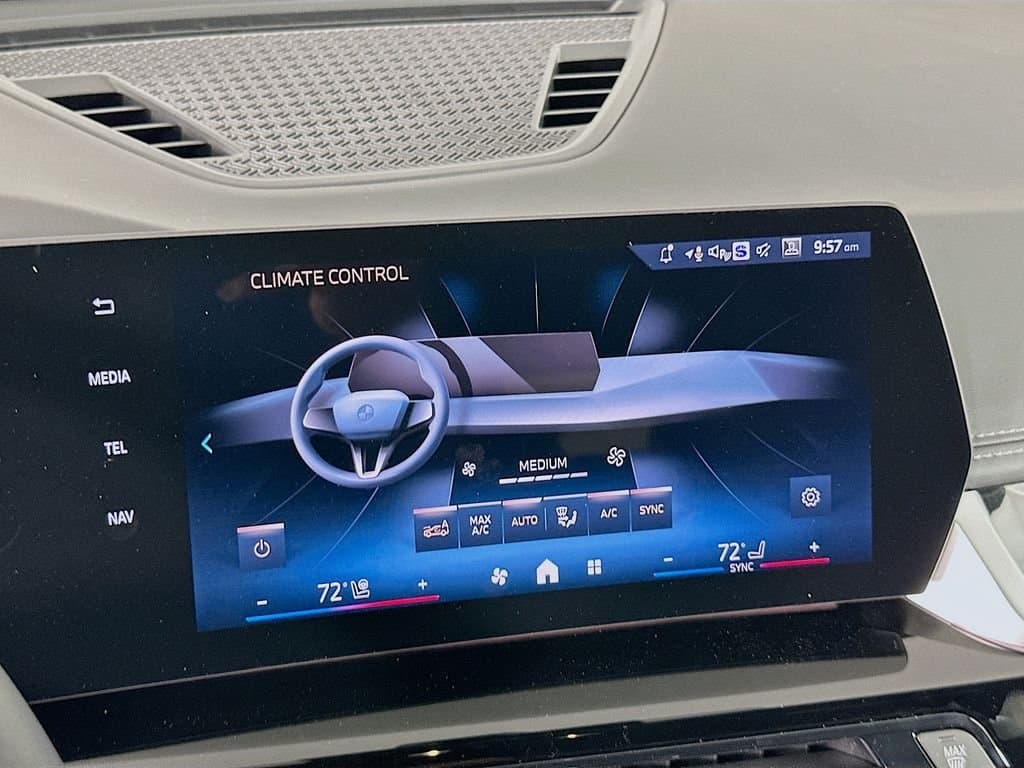 2025 BMW X1 - Image 14