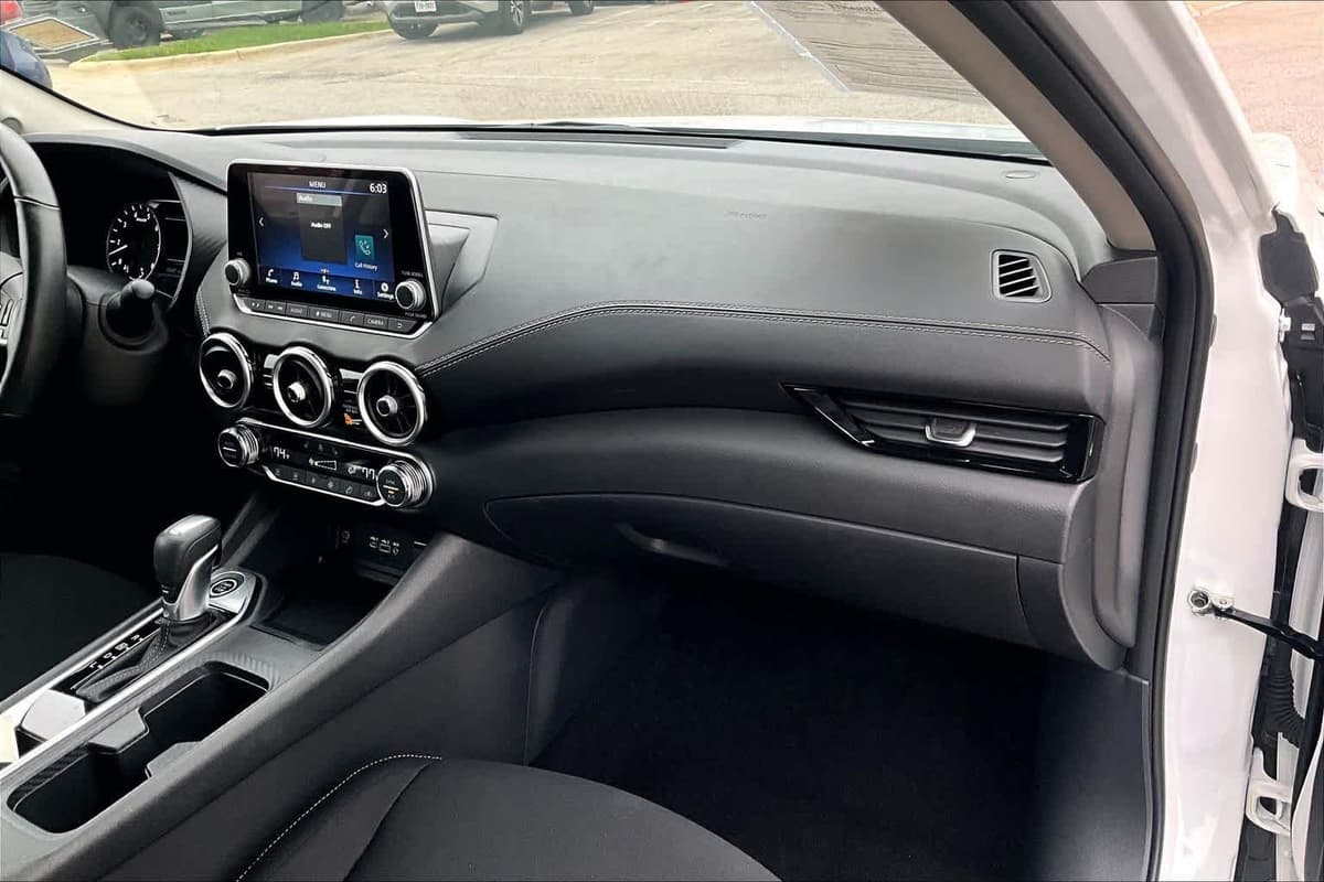 2025 Nissan Sentra - Image 18