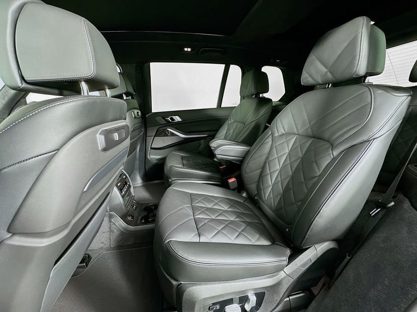 2026 BMW X7 - Image 17